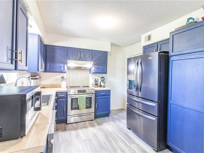 Property at 808 SE 19th St, Oak Grove, MO