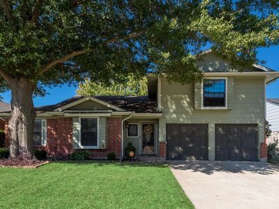 6708 Olivewood Dr