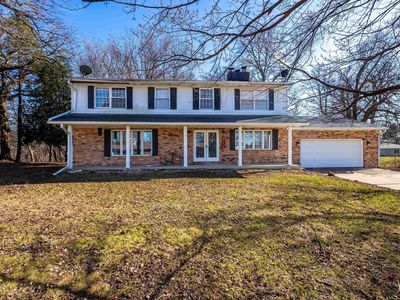 8 Timberlane Dr