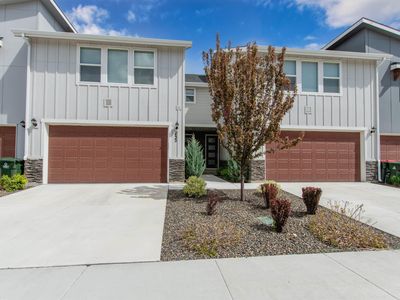 432 N Tessa Ln