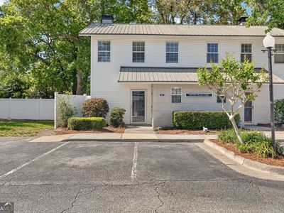 121 S Island Square Dr