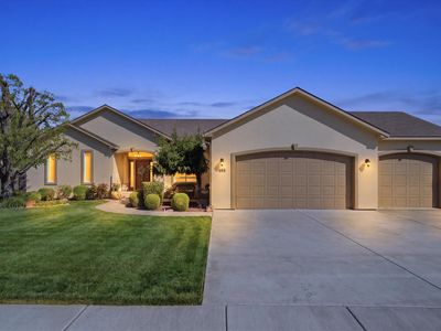 466 Golden Dr