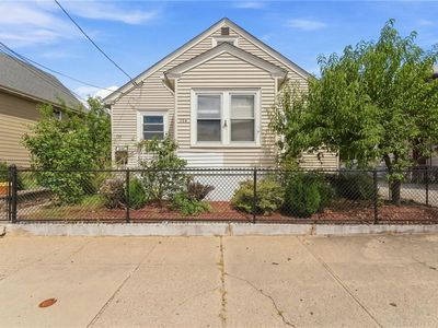 106 John St