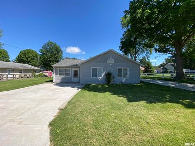 Property at 35 W Beech St, Canton, IL