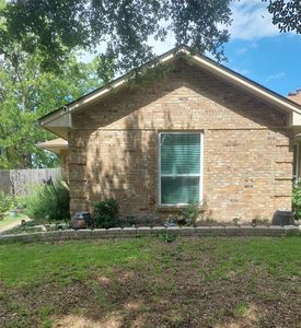 1613 Crescent Ln
