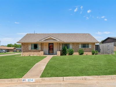 Property at 124 Ruskin Pl, Chickasha, OK