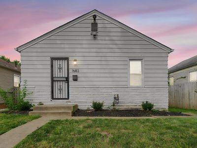 1683 Lexington Ave