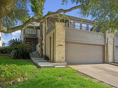 2811 Lighthouse Dr