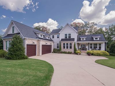 2 Country Squire Ct