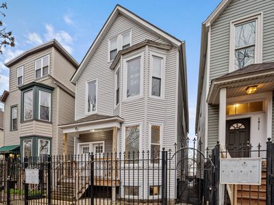 1813 N Kedzie Ave W