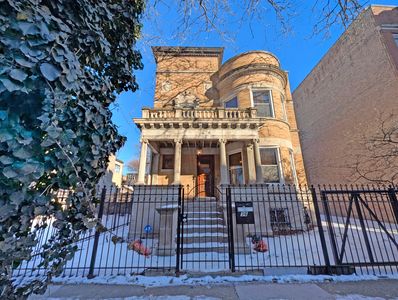 836 E 52nd St
