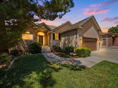 1727 E Flagstone Rd
