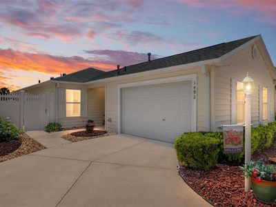 1492 Azteca Loop