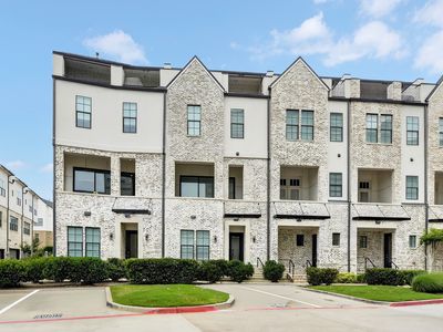 610 Dalton Ln
