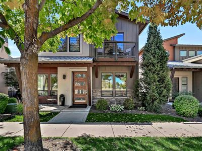 1331 E Lone Creek Dr