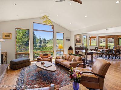 77 Crystal Canyon Dr