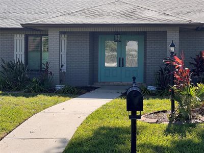 6993 COUNTRY LAKES CIRCLE