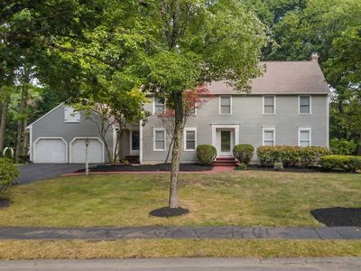 16 Dartmoor Dr
