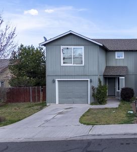 813 SE Kierra Pl