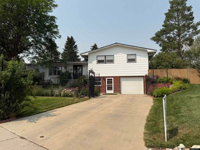 Property at 104 Mountain View Dr, Thermopolis, WY