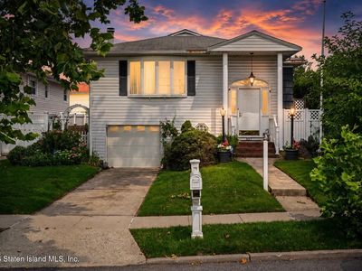 863 Stafford Ave