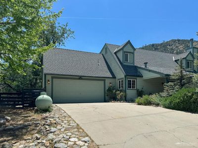 21816 Mountain Dr