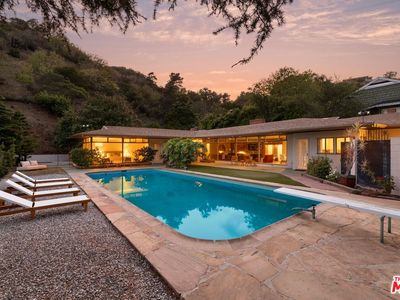7230 Outpost Cove Dr