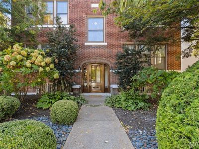 4416 Laclede Ave