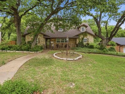 2801 Oak Cliff Ln