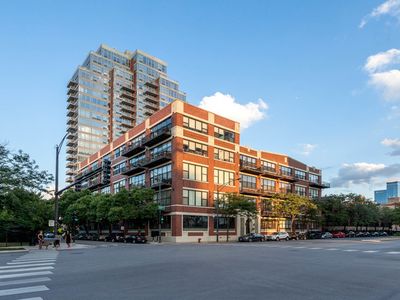 1601 S Indiana Ave APT 102