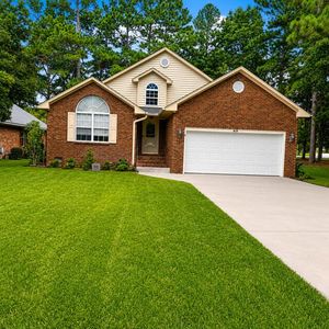 819 Bentwood Cir
