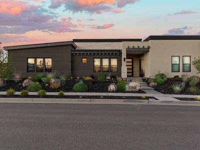 2768 W Lava Valley Way