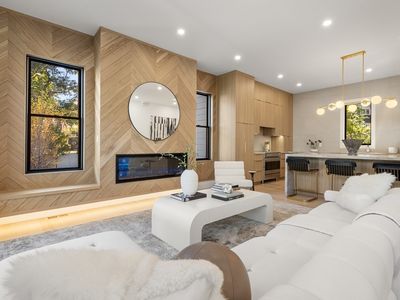 180 Hunnewell Ave #A