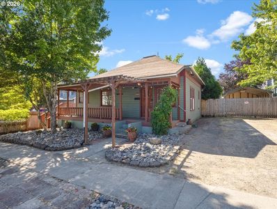 428 Roosevelt St