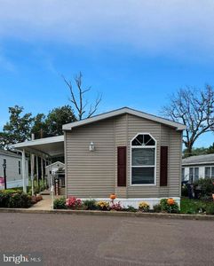 1033 Pine Cir