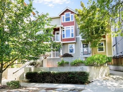 418 11th Avenue E #B