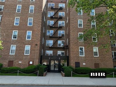 2461 E 29th St APT 1F