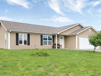 Property at 409 Brookhaven Dr, Manhattan, KS