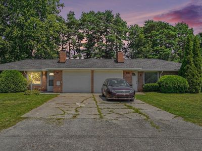 8976 8976/8978 Delwood Dr