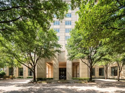 2525 N Pearl St APT 1901