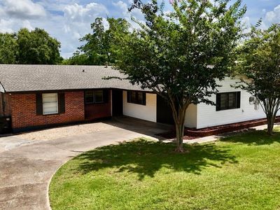 30 Richardson Dr