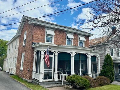 2978 Main St