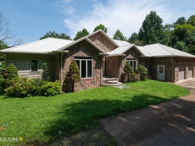 383 Maiden Ln
