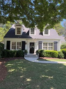 897 Glenbrook Dr NW