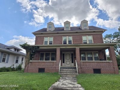 1013 N Front St