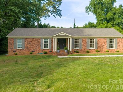 2186 Wentworth Dr