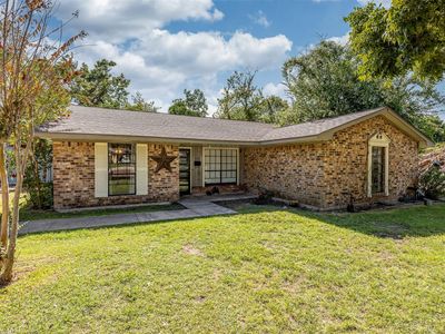 Property at 501 N Magnolia St, Highlands, TX