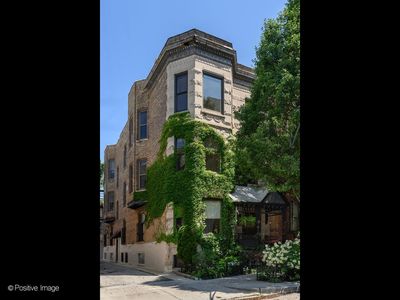 230 W Saint Paul Ave