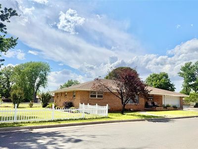 Property at 323 N Bryan St, Weatherford, OK