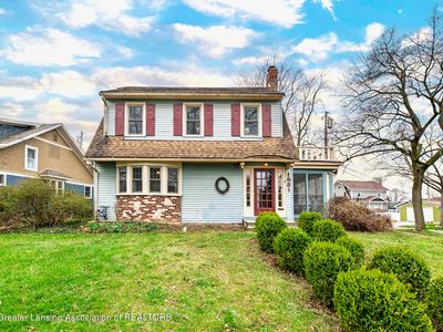 1581 N Genesee Dr